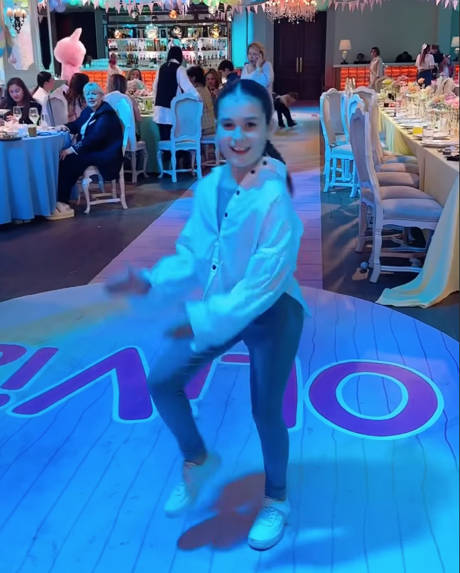 «Мама, почему так?» — 10-летняя дочь Кэти Топурии до сих пор не может смириться с разводом родителей