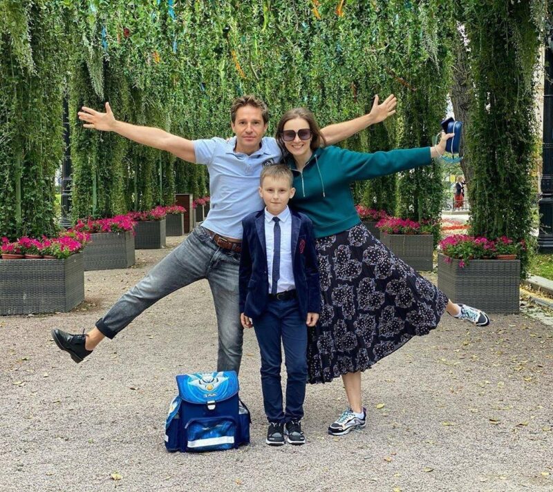 Анна Тараторкина и Александр Ратников: кадр из семейной жизни