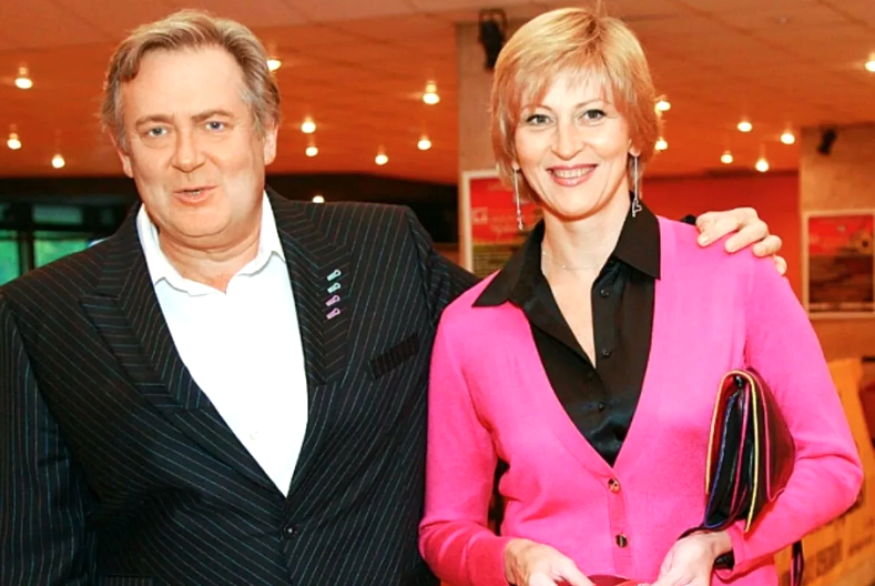 На фото: Юрий Стоянов с женой Еленой