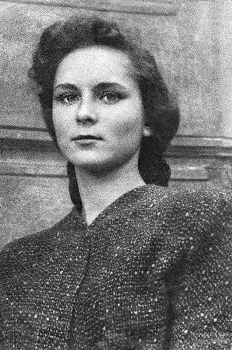 Кира Мачульская, первая жена Яковлева, столкнулась с предательством мужа, будучи беременной.