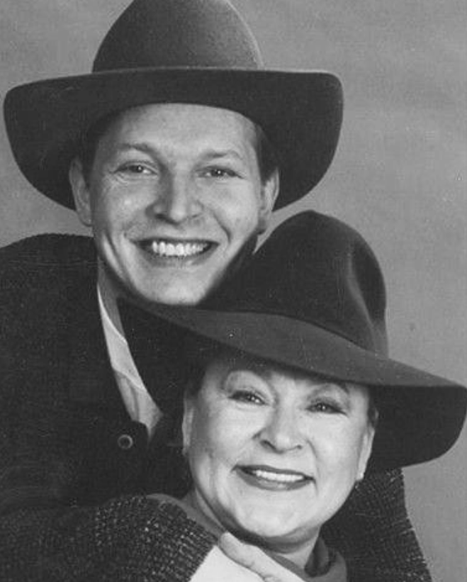 Раиса Рязанова с любимым сыном Данилой