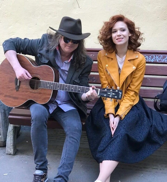 Дочь музыканта выступала вместе с отцом