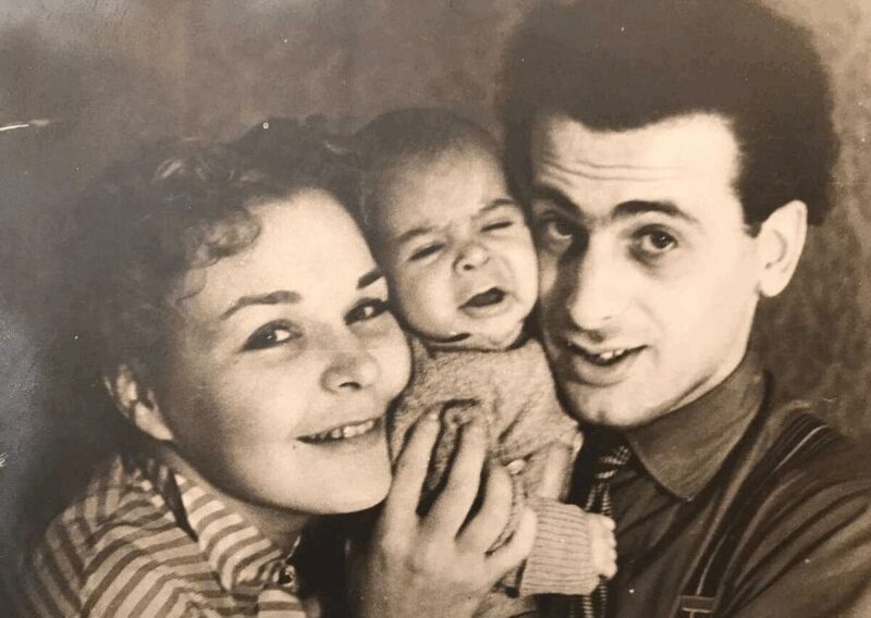 Счастливые моменты: Лев Милиндер с Ниной Ургант и сыном Андреем.