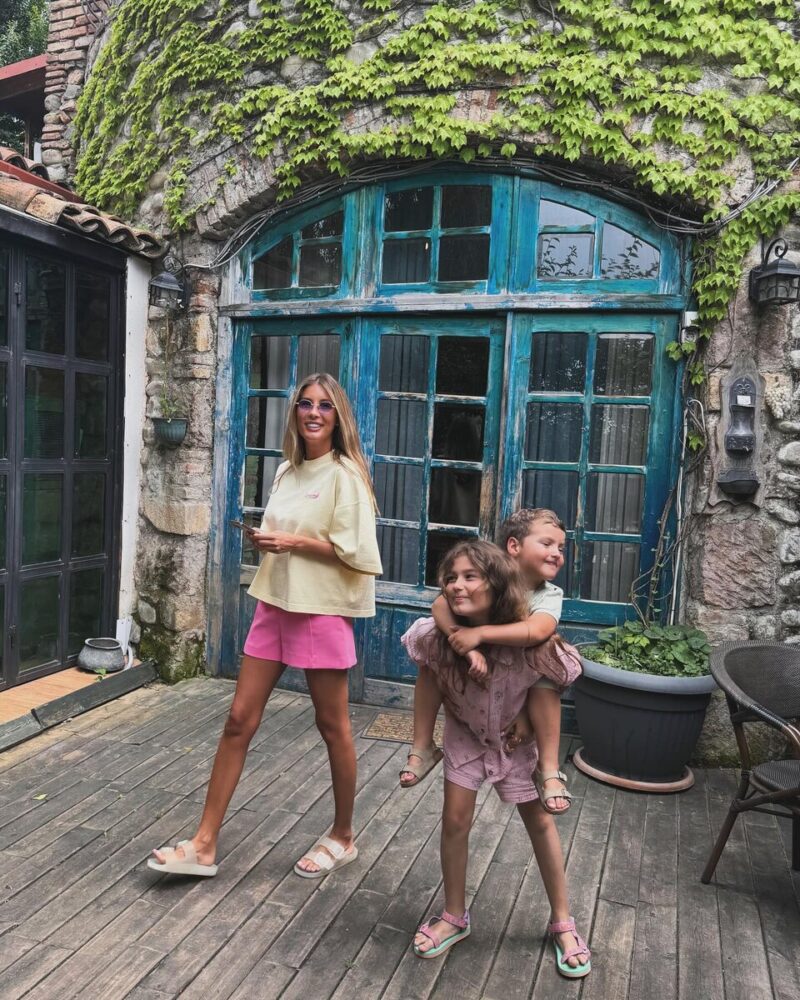 «Мама, почему так?» — 10-летняя дочь Кэти Топурии до сих пор не может смириться с разводом родителей