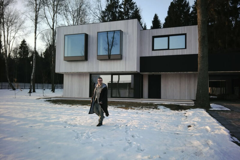 Новый дом Александра Петрова.