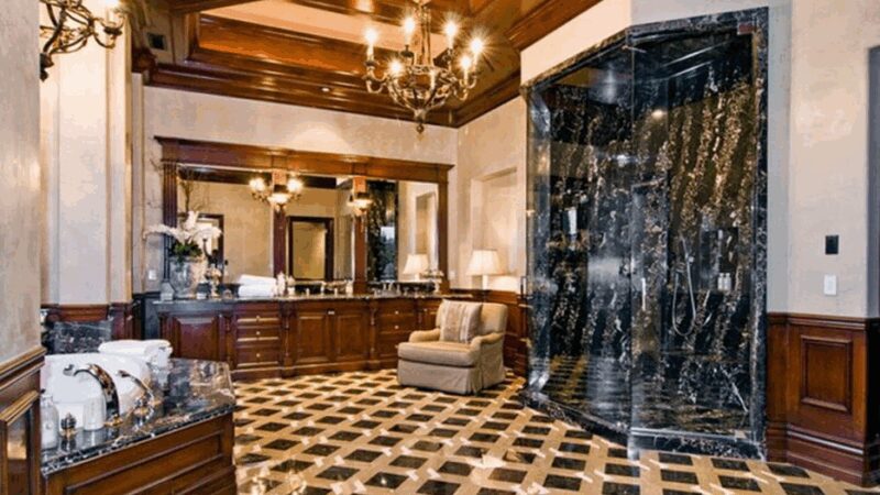 «Не сотни миллионов, а миллиарды»: как выглядит особняк Алсу на Рублёвке, где ванная комната больше квартиры, а пальмы растут круглый год