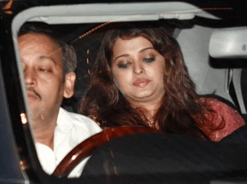 Папарацци безжалостно фиксируют каждый ракурс звезды.