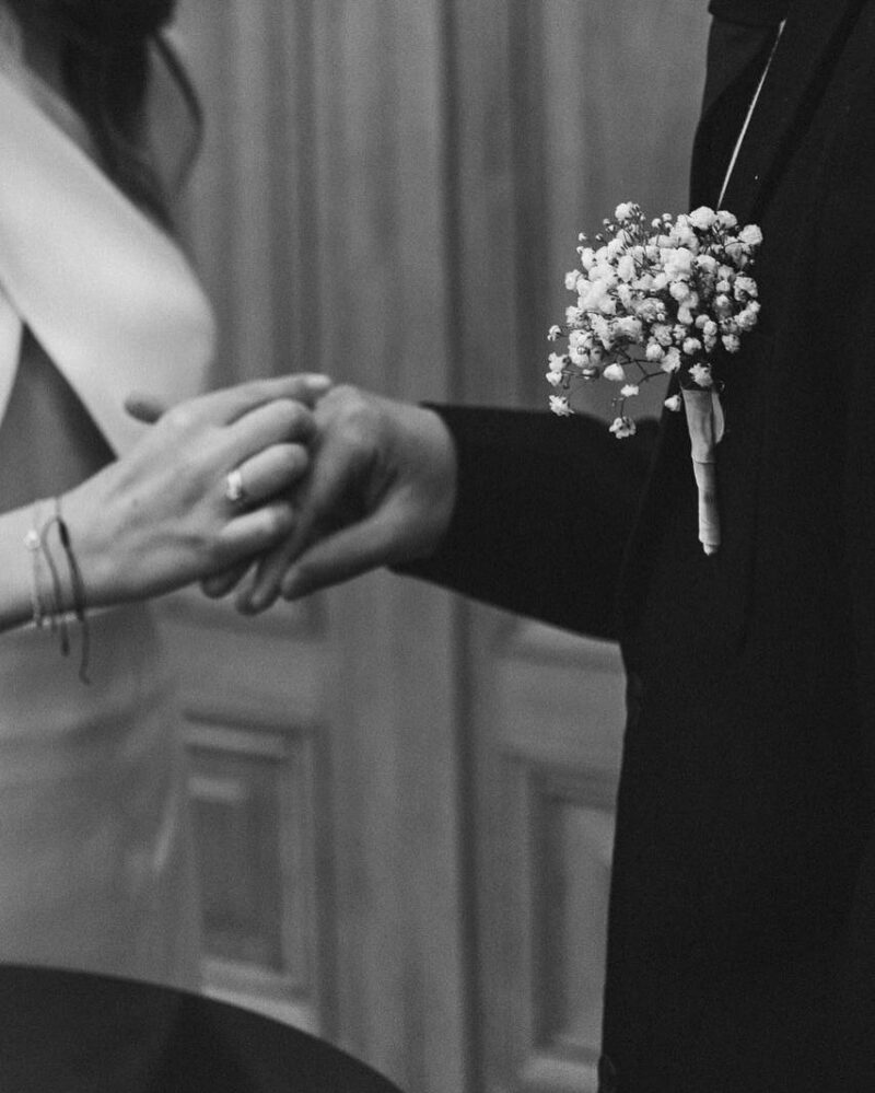 20-летняя звезда «Закрытой школы» : вышла замуж за 18-летнего музыканта, но мама была против