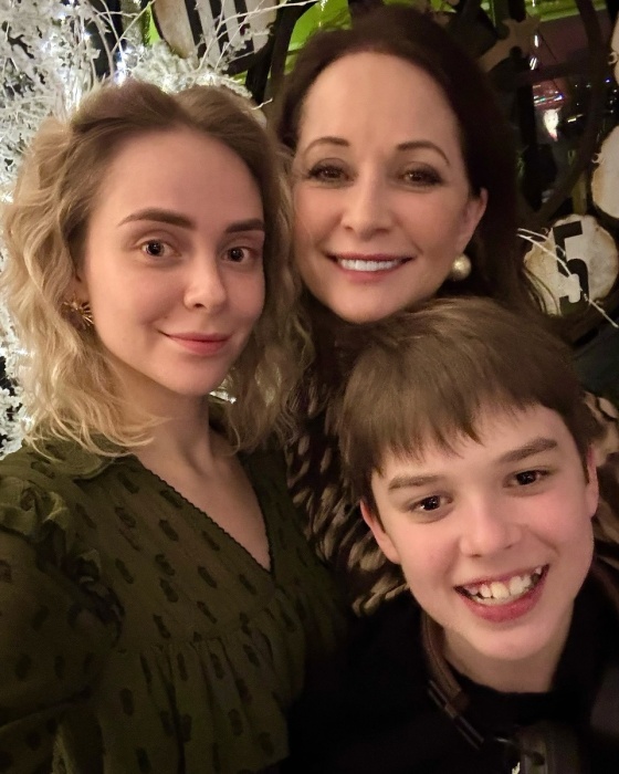 Ольга Кабо с дочерью Татьяной и сыном Виктором.