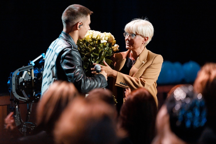 Битва за сына, обиды и уединение: драма семьи Эдиты Пьехи