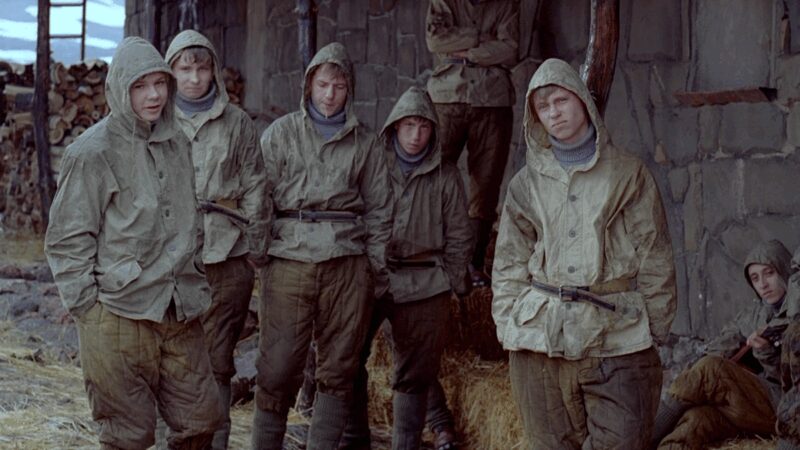 Фильм «Сволочи» разделил зрителей на два лагеря.