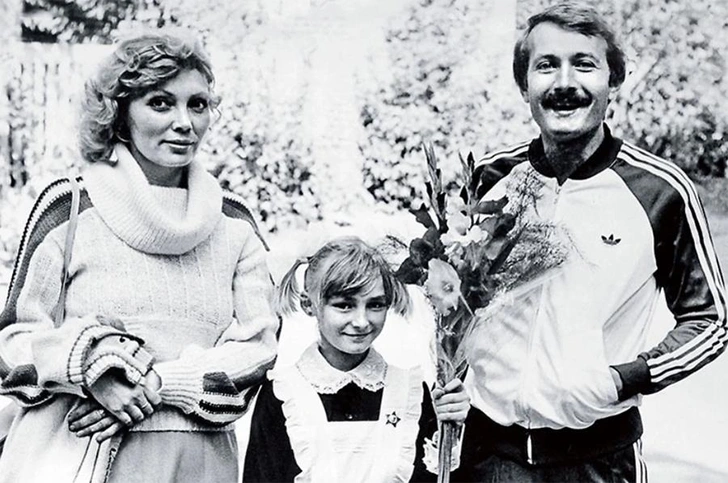 «Мы вместе уже 40 лет, — говорил актер в 2017-м. — Не соглашусь с Фредериком Бегбедером, утверждающим, что любовь живет три года»