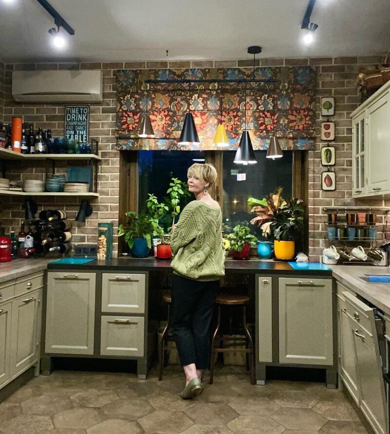 Дочь легенд: Почему квартира Юлии Меньшовой вызывает споры?