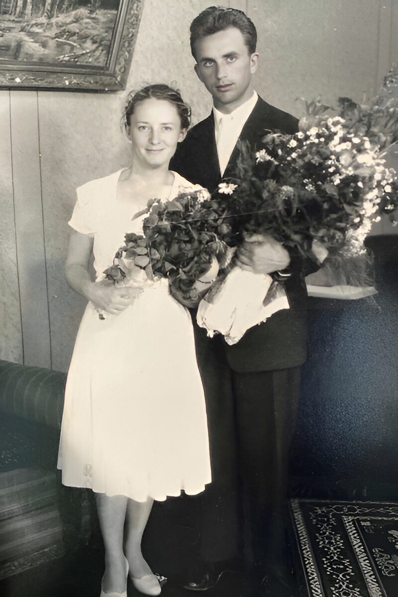 Родители Екатерины Стриженовой – отец-журналист и мать-филолог, заложившие основы ее семейных ценностей.