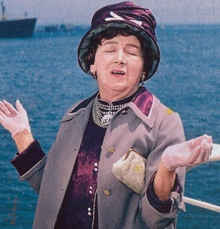 Рина Зеленая в кадре из фильма 