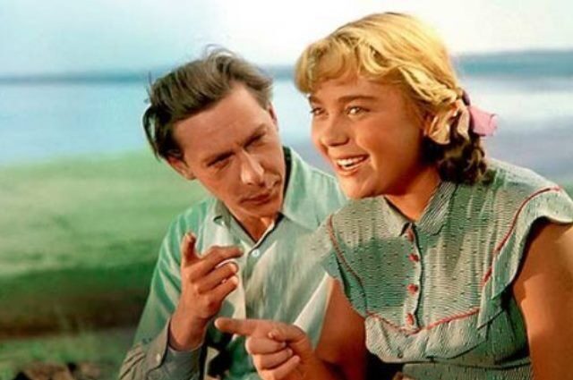 Нина Дорошина и Олег Ефремов в фильме «Первый эшелон», 1955 год