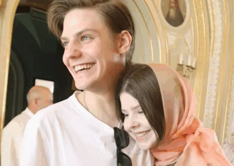 Павел и Мария Табаковы: брат и сестра, объединенные семейными узами