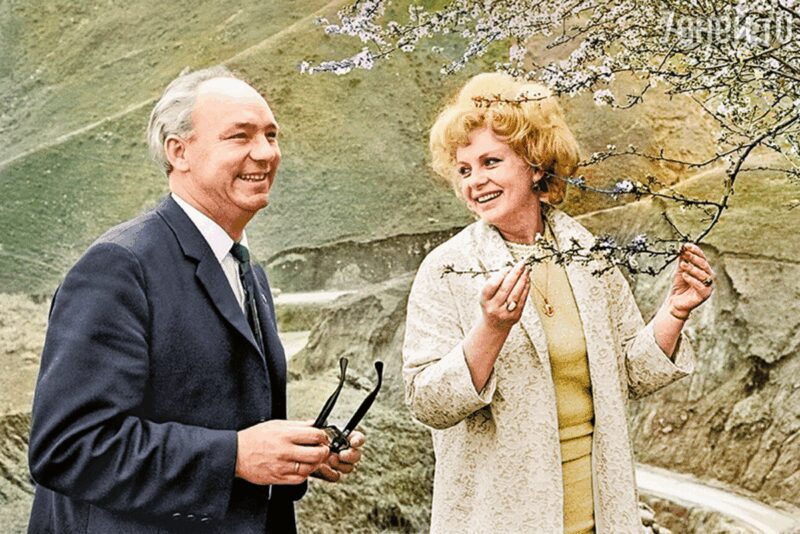 «Я не дала ему всё, что могла бы дать…»: почему Алла Ларионова 10 лет жила с чувством вины после смерти 59-летнего Николая Рыбникова