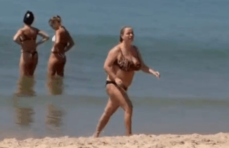 «Живот мне нарисовали враги!»: как 45-летняя Анна Семенович пыталась оправдаться за «лишние» 15 кг на пляже