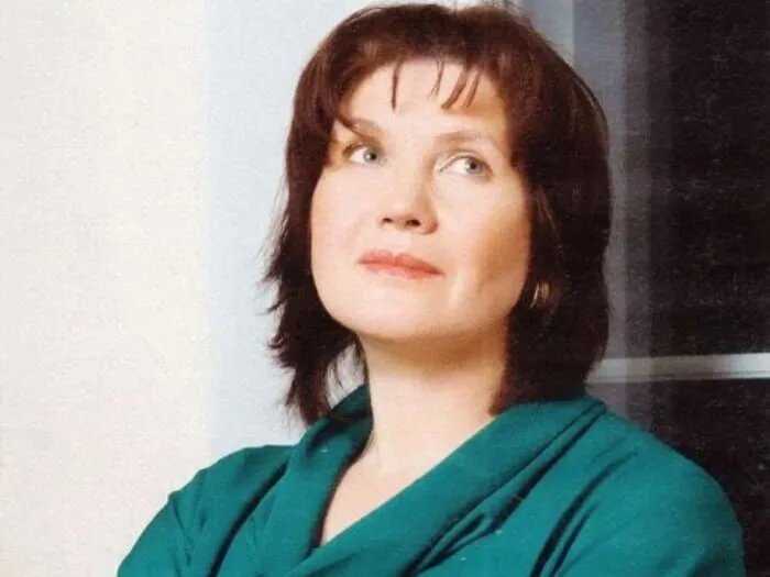 От дочери звезды «Вам и не снилось» до звонаря: как 64-летняя Екатерина Васильева пережила два развода и забвение 90-х, но нашла счастье в новой профессии и вырастила известную дочь