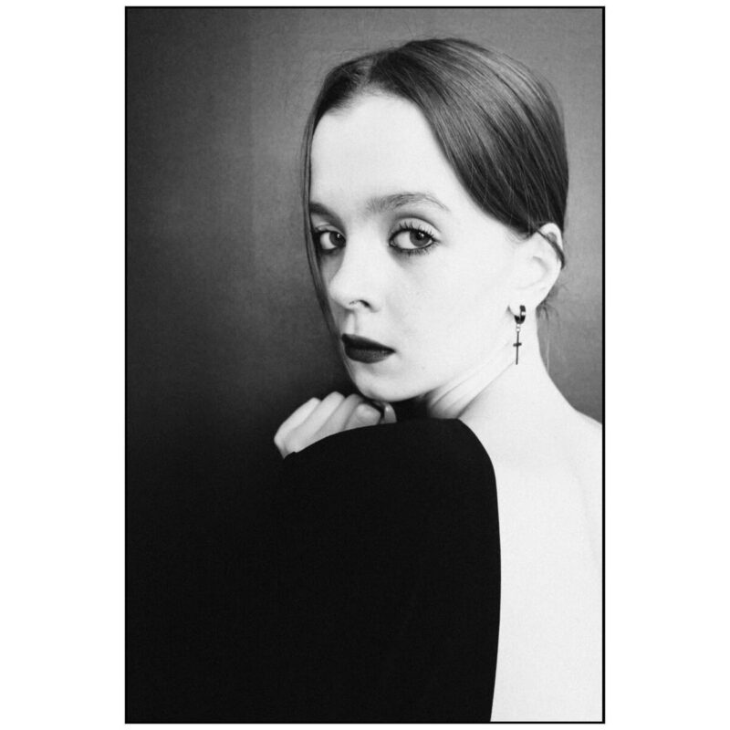 Роковая красавица из «Бандитского Петербурга»: как 56-летняя Евгения Крюкова пережила «векторный» брак, трагедию любимого и дважды обрела счастье