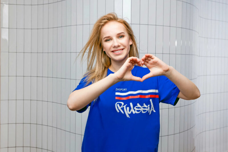 «Как будто в сауне»: 20-летняя медсестра из Тулы стала звездой Сети, но выбрала белый халат вместо славы