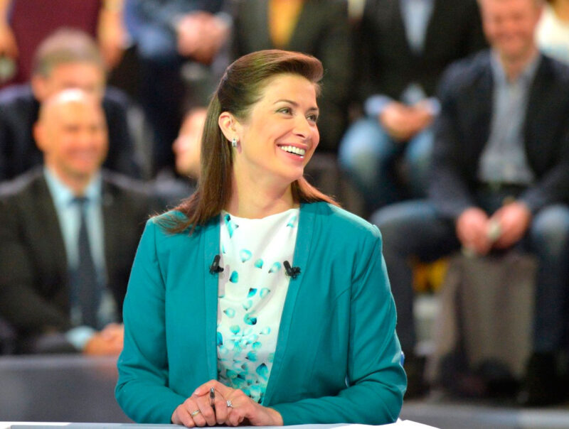 «Для меня он всегда на первом месте»: как 50-летняя Мария Ситтель с пятью детьми сохраняет брак и выглядит моложе своих лет