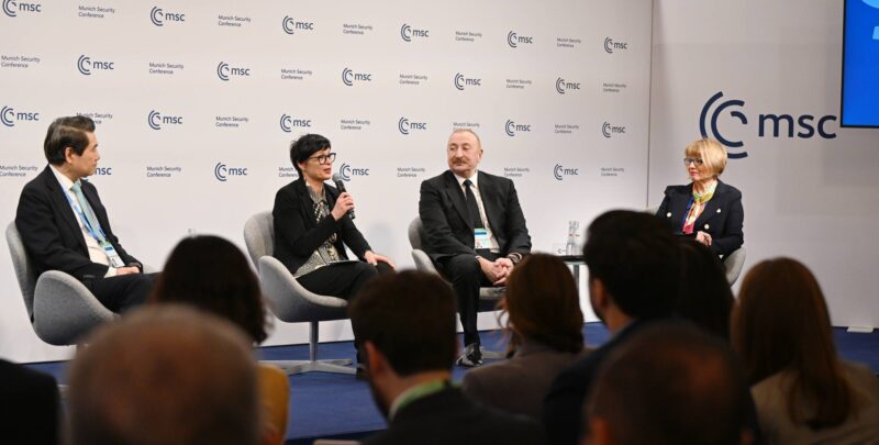 Бакинский маневр: почему Алиев "обвиняет" Москву на западной трибуне?