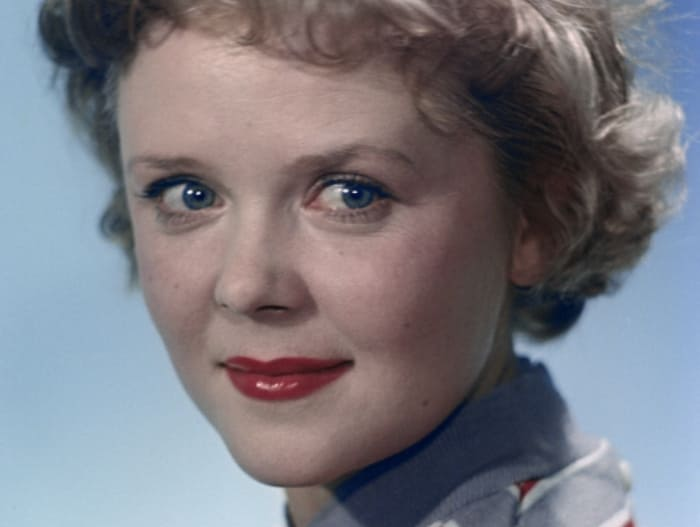 Роза Макагонова — первая жена Владимира Басова, чья судьба была тесно связана с его трагедией.