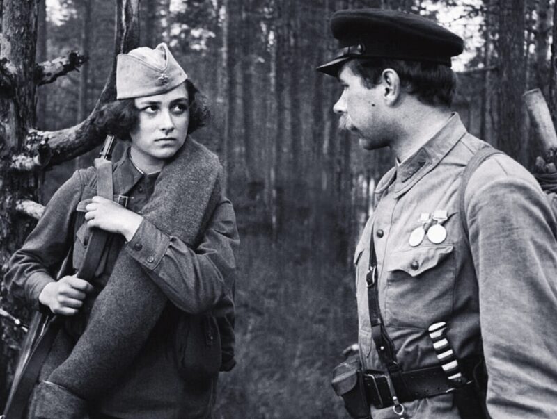 «Она спасла сцену»: как студентка из Саратова стала звездой «А зори здесь тихие», но выбрала жизнь в провинции вместо славы