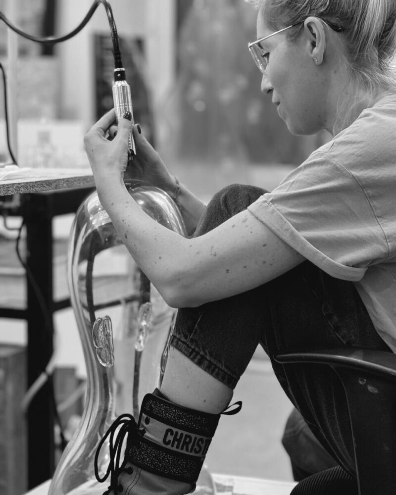 «Не растворилась в чужой тени»: как 42-летняя дочь Ярмольника избежала звёздной болезни и стала художником