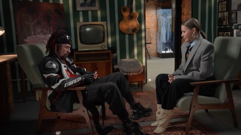 Игорь Тальков-младший и журналистка Ксения Собчак на съемках программы "Наследники"