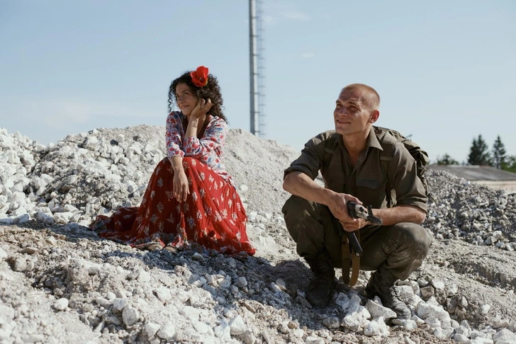 Актриса дебютировала в сериале «Батальон»