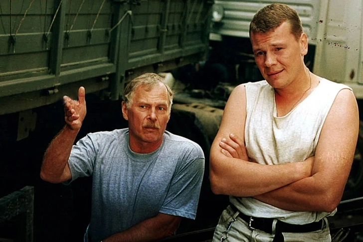 Владислав стал настолько культовой фигурой в отечественном кино, что его «оживили» с помощью цифровых технологий для продолжения «Диверсанта» в 2022-м