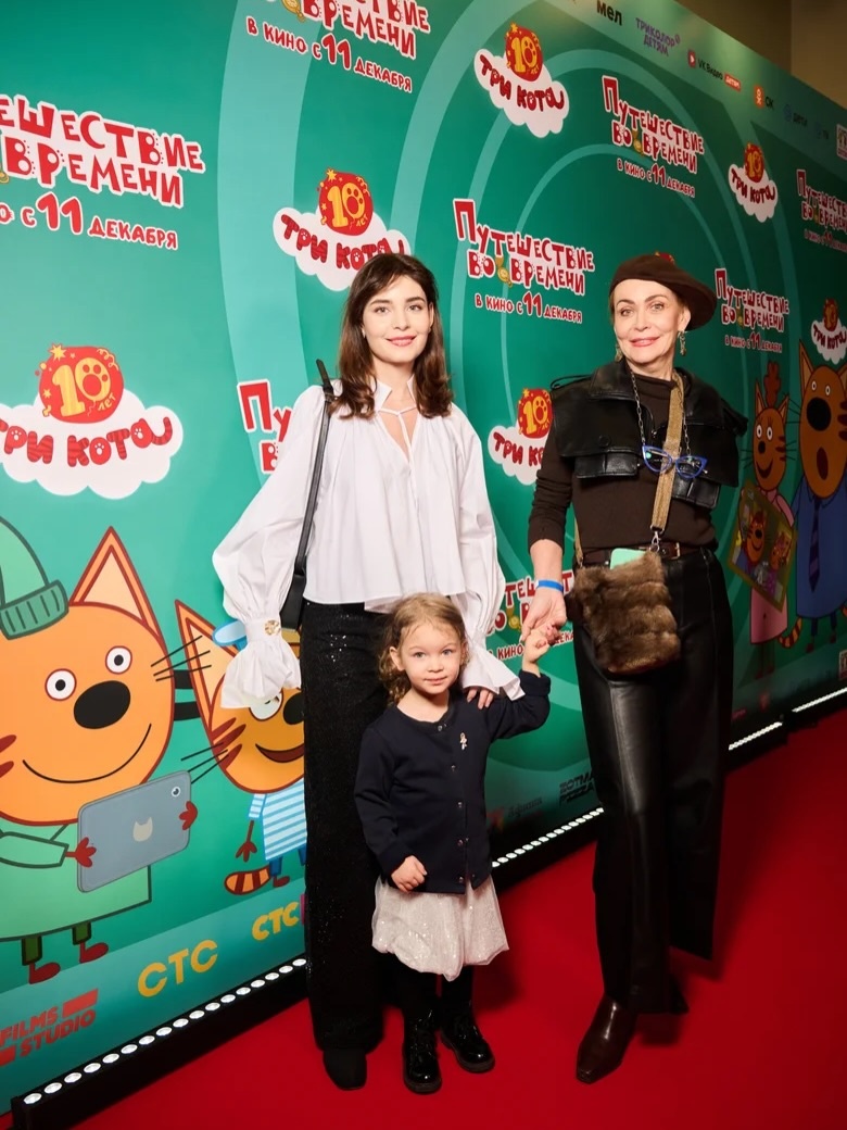 «Он не семейный»: как дочь знаменитых Козакова и Яковлевой пережила развод родителей в 4 месяца и нашла счастье в 30 лет