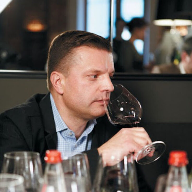 Парфёнов пытался организовать винный тур.