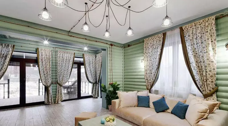 «Изба XIX века, но с комфортом XXI»: как Елена Яковлева 4 года строила свой необычный дом под Москвой