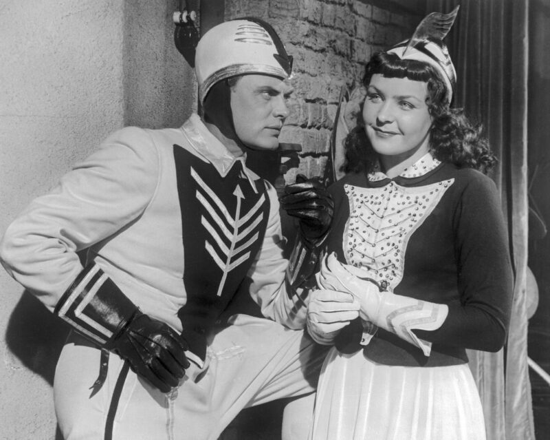 Павел Кадочников и Нина Ургант в фильме «Укротительница тигров», 1954 год: яркий дуэт.