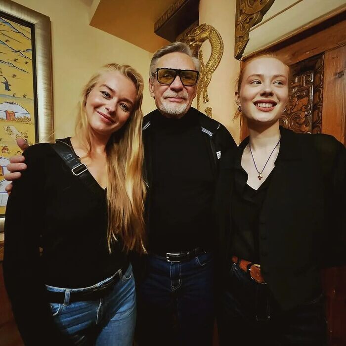 «Его семья омрачала чувства»: почему 79-летний Александр Михайлов 20 лет не разводился с женой ради любовницы