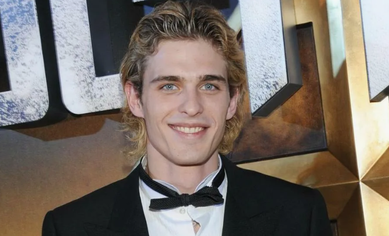 Они были на пике славы, но исчезли с экранов: почему 4 звезды российского кино выбрали другую жизнь?