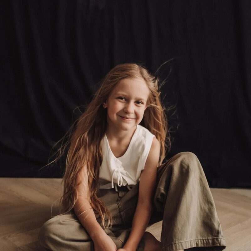 «Я человек увлекающийся»: 81-летний Александр Михайлов жил на две семьи, но его дочери Анастасия и Мирослава смогли построить крепкие браки и подарить звезде внуков