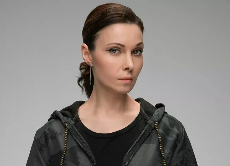 Александра Урсуляк: многодетная мама и востребованная артистка.