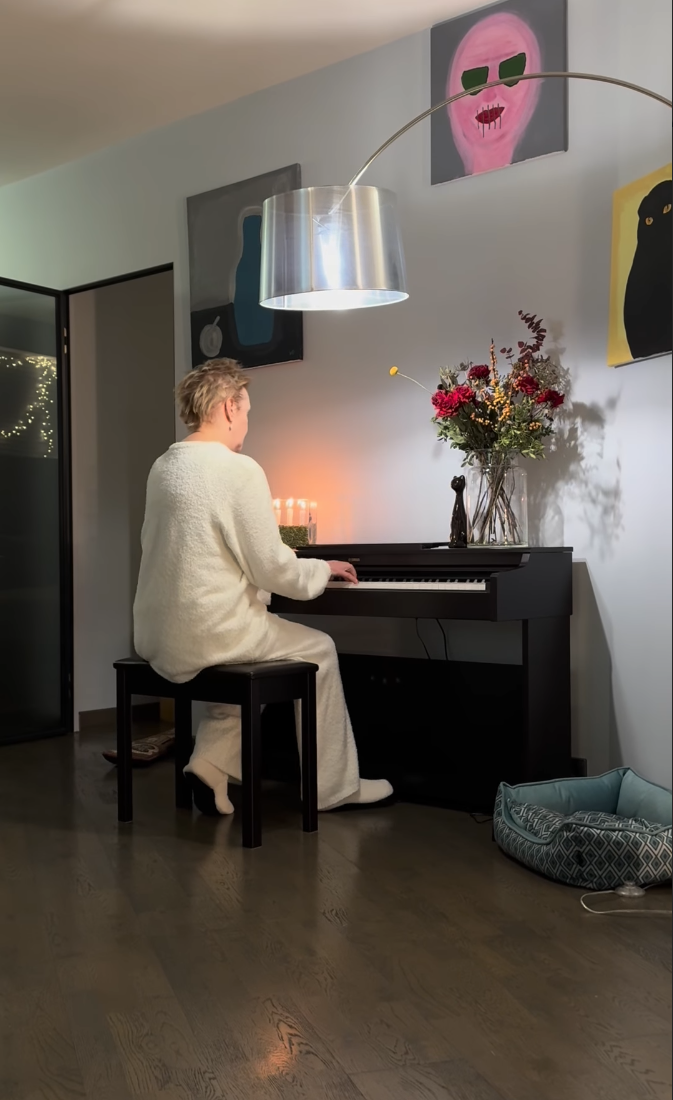 «Не приму помощи от бывших»: как 50-летняя Ирина Розанова обустроила уютное гнездышко без мужской поддержки