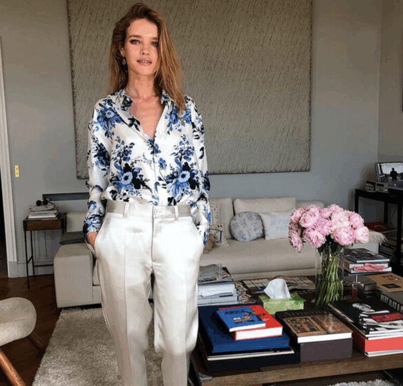 «Живой, не выставочный»: как Наталья Водянова превратила 300-летний парижский особняк в тёплый дом для пятерых детей