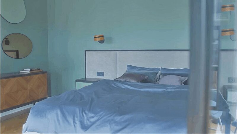 «Это не просто дом, это продолжение меня!»: Александр Рогов за 2 года объединил три квартиры в 45-метровую гардеробную с выходом на крышу