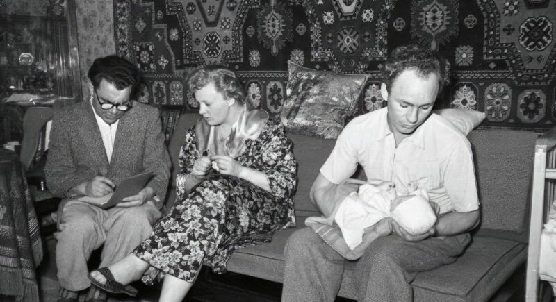 Звёздная пара Алла Ларионова и Николай Рыбников в повседневной жизни.