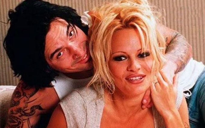 Памела Андерсон и Томми Ли — пара, чей брак был полон страстей и скандалов.