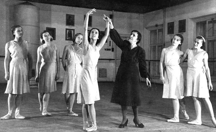 С 1931 по 1937 год Ваганова - художественный руководитель балетной труппы ЛАТОБ имени С. М. Кирова.