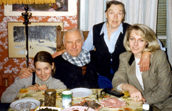 «Ей не нужна была сцена»: как дочь Михаила Ульянова отказалась от звездной карьеры, но посвятила жизнь памяти великого отца