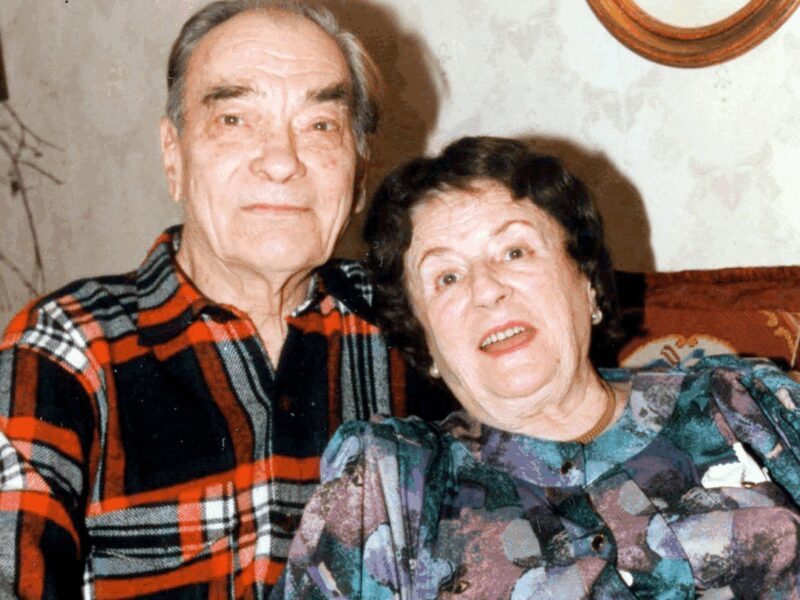 Нежная привязанность: Пётр Глебов с супругой.